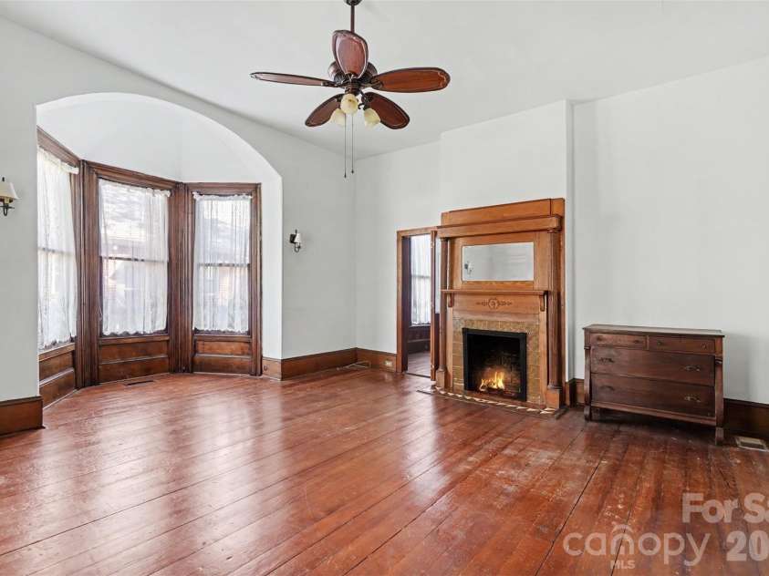 404 Kerr Street, Salisbury, NC 28144.  MLS# CAR4382853, YatesRealty ID 29063. 