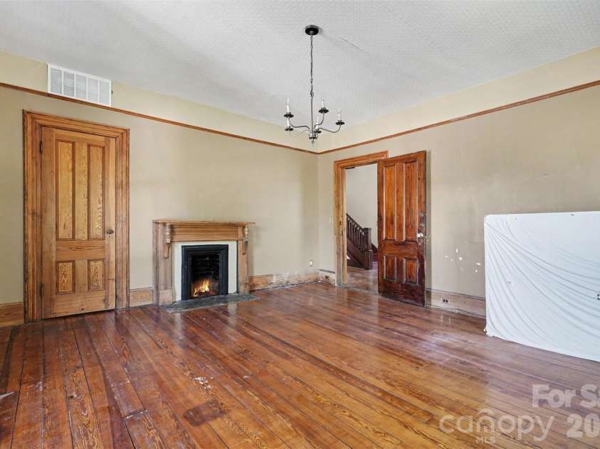 404 Kerr Street, Salisbury, NC 28144.  MLS# CAR4382853, YatesRealty ID 29063. 