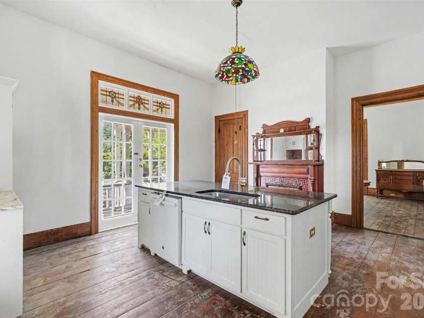 404 Kerr Street, Salisbury, NC 28144.  MLS# CAR4382853, YatesRealty ID 29063. 