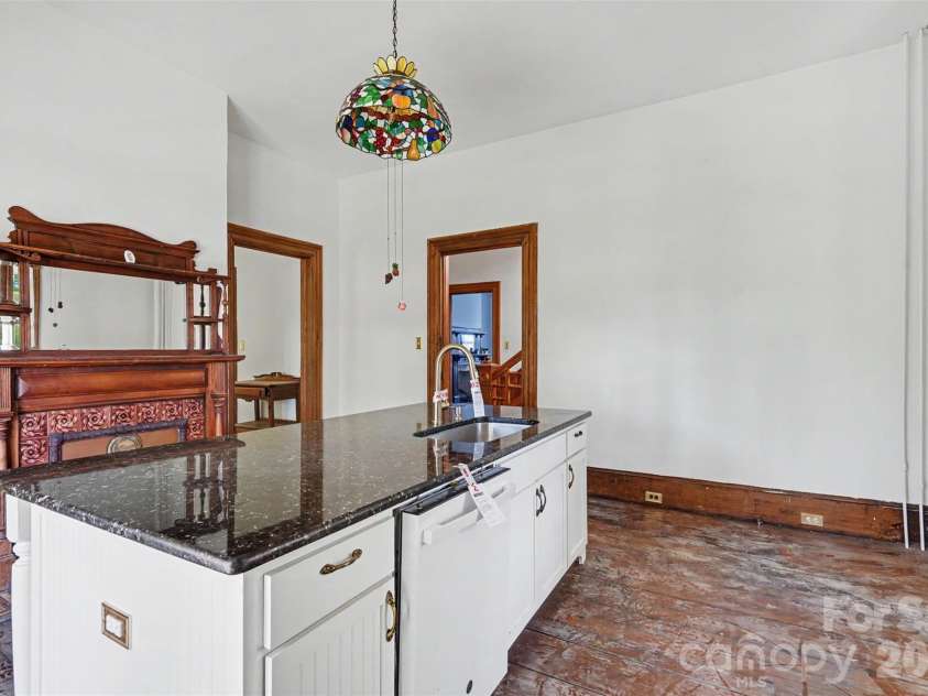 404 Kerr Street, Salisbury, NC 28144.  MLS# CAR4382853, YatesRealty ID 29063. 