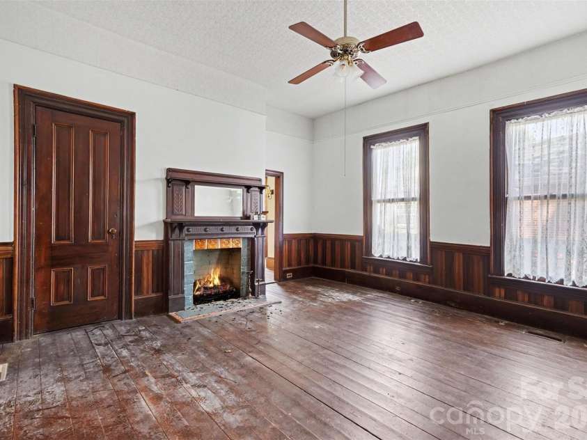 404 Kerr Street, Salisbury, NC 28144.  MLS# CAR4382853, YatesRealty ID 29063. 