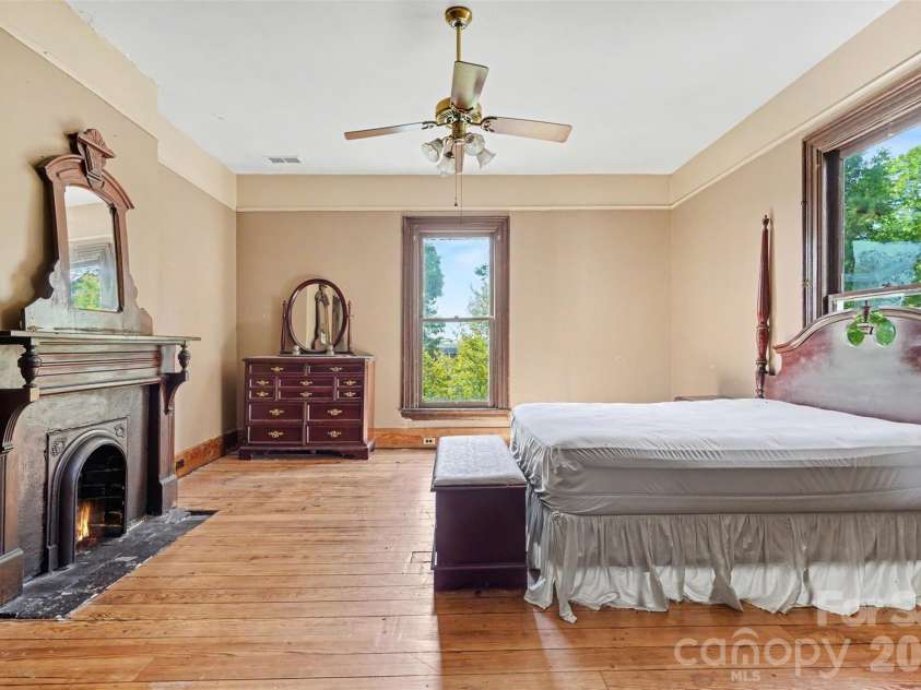 404 Kerr Street, Salisbury, NC 28144.  MLS# CAR4382853, YatesRealty ID 29063. 
