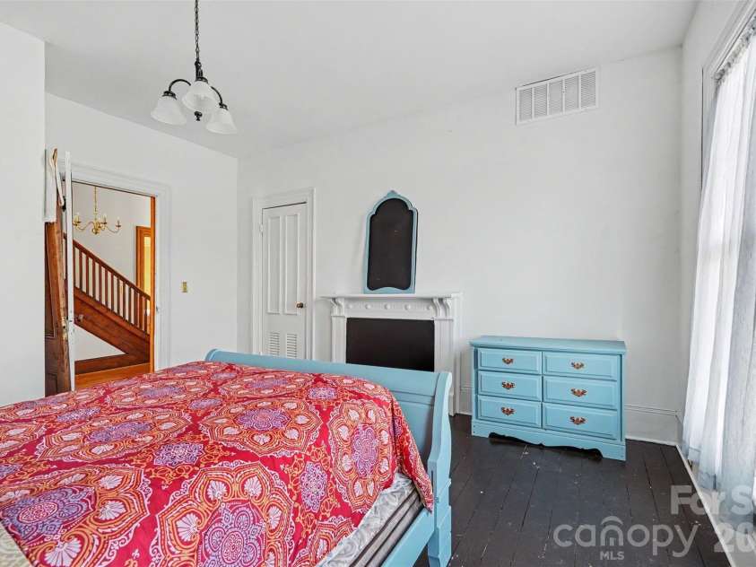 404 Kerr Street, Salisbury, NC 28144.  MLS# CAR4382853, YatesRealty ID 29063. 