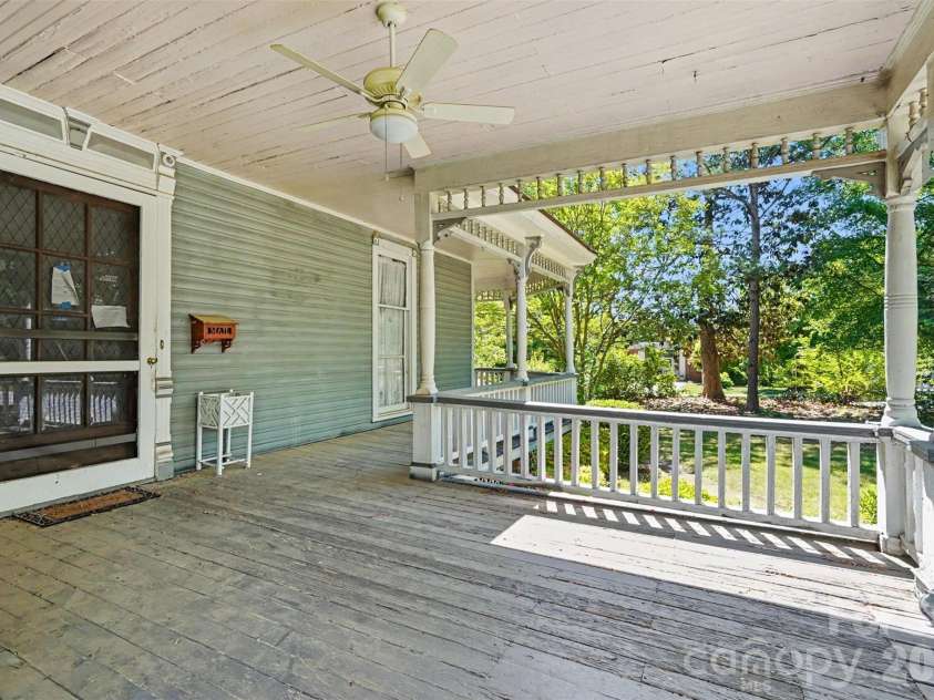 404 Kerr Street, Salisbury, NC 28144.  MLS# CAR4382853, YatesRealty ID 29063. 