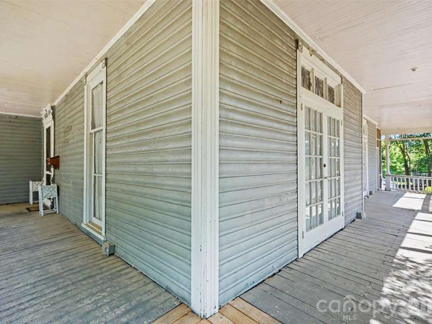 404 Kerr Street, Salisbury, NC 28144.  MLS# CAR4382853, YatesRealty ID 29063. 