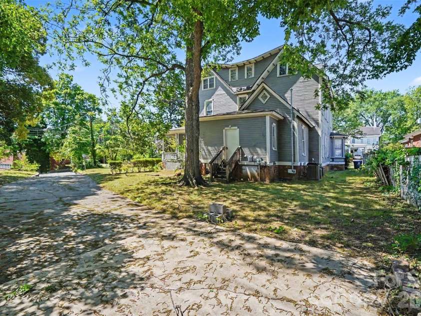 404 Kerr Street, Salisbury, NC 28144.  MLS# CAR4382853, YatesRealty ID 29063. 