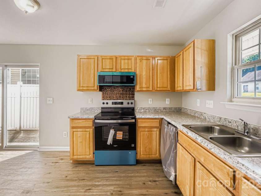 3703 Silver Ore Lane, Charlotte, NC 28216.  MLS# CAR4284225, YatesRealty ID 29064. 