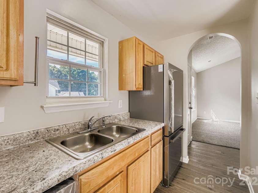 3703 Silver Ore Lane, Charlotte, NC 28216.  MLS# CAR4284225, YatesRealty ID 29064. 