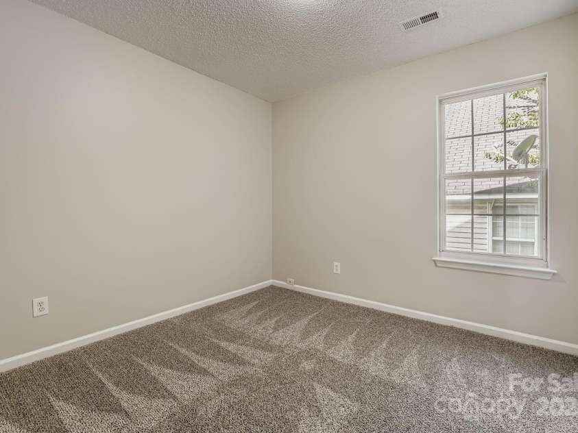 3703 Silver Ore Lane, Charlotte, NC 28216.  MLS# CAR4284225, YatesRealty ID 29064. 