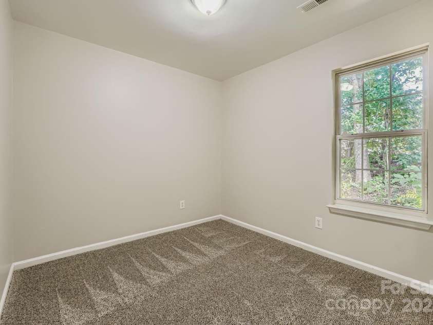 3703 Silver Ore Lane, Charlotte, NC 28216.  MLS# CAR4284225, YatesRealty ID 29064. 