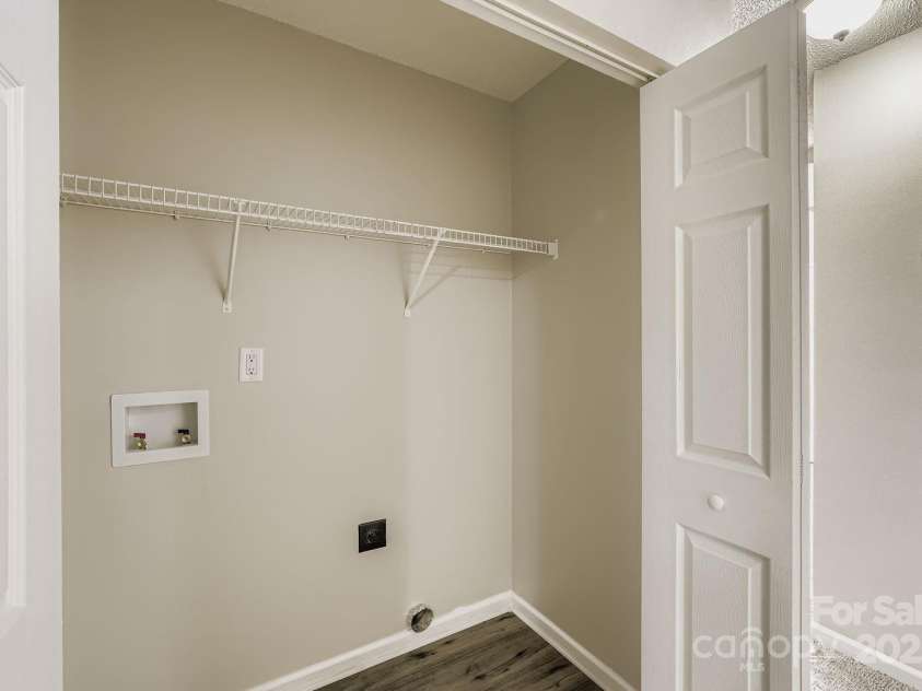 3703 Silver Ore Lane, Charlotte, NC 28216.  MLS# CAR4284225, YatesRealty ID 29064. 