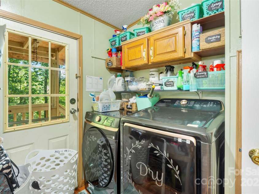 895 Turkey Pen Gap Road, Horse Shoe, NC 28742.  MLS# CAR4284879, YatesRealty ID 29065. 