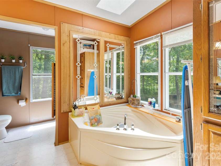 895 Turkey Pen Gap Road, Horse Shoe, NC 28742.  MLS# CAR4284879, YatesRealty ID 29065. 