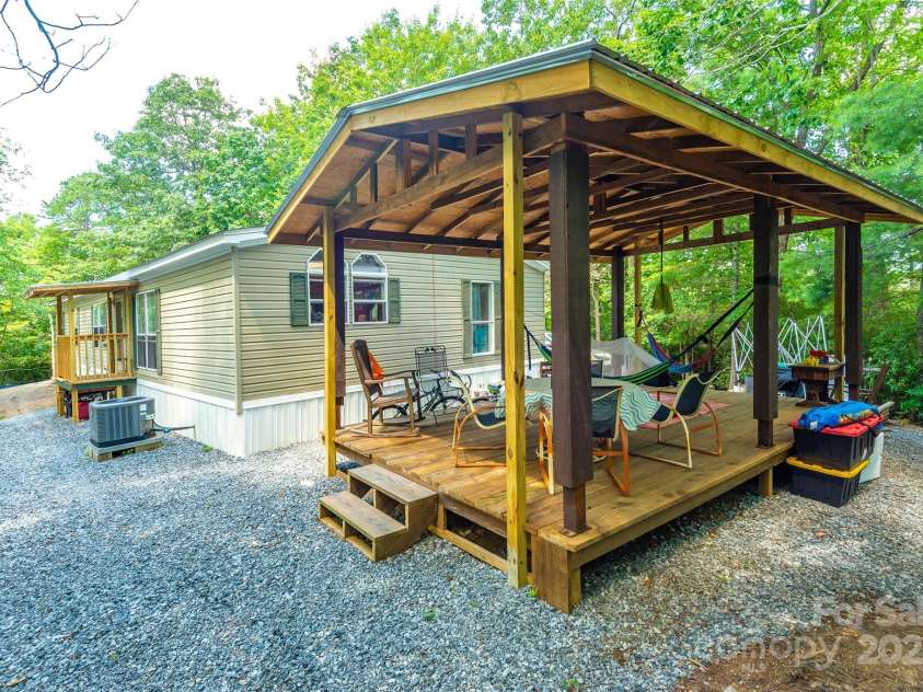 895 Turkey Pen Gap Road, Horse Shoe, NC 28742.  MLS# CAR4284879, YatesRealty ID 29065. 