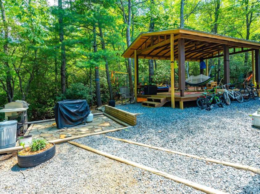 895 Turkey Pen Gap Road, Horse Shoe, NC 28742.  MLS# CAR4284879, YatesRealty ID 29065. 