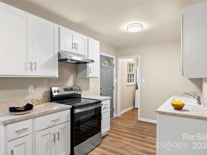 315 High Street, Rock Hill, SC 29730.  MLS# CAR4284037, YatesRealty ID 29066. 