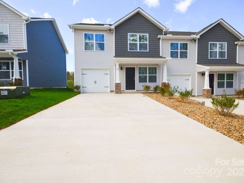 80 Cain Hollow Way, Asheville, NC 28806.  MLS# CAR4250927, YatesRealty ID 29067. 