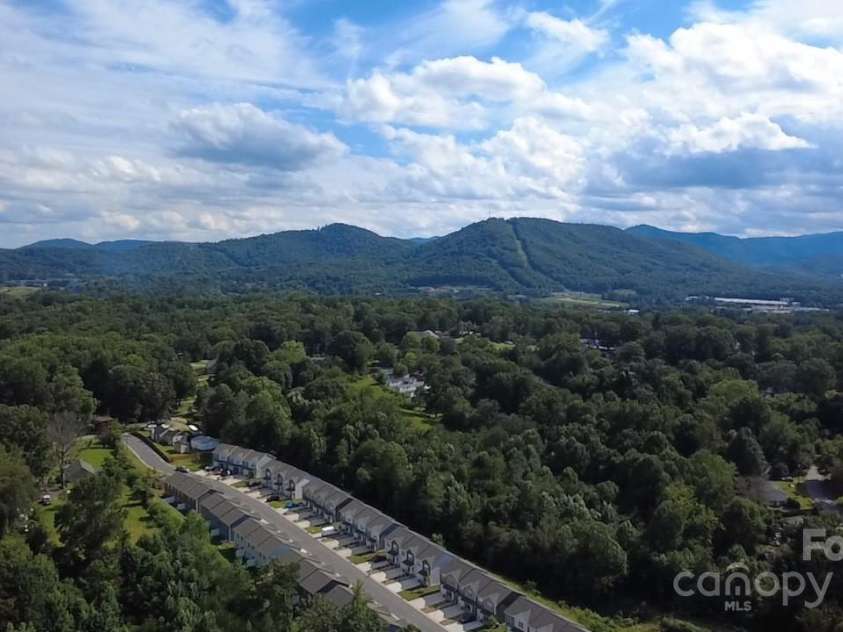 80 Cain Hollow Way, Asheville, NC 28806.  MLS# CAR4250927, YatesRealty ID 29067. Community overview