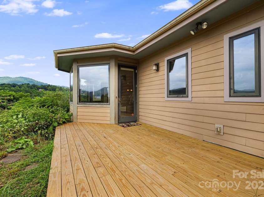 16 Pearl Mountain Ridge, Leicester, NC 28748.  MLS# CAR4284183, YatesRealty ID 29069. 