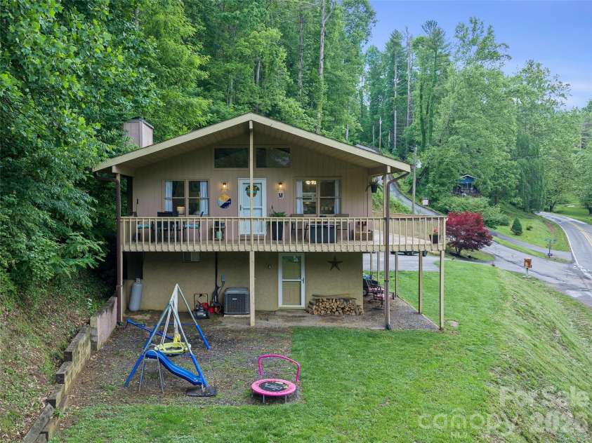 839 Mckinney Road, Burnsville, NC 28714.  MLS# CAR4388916, YatesRealty ID 29069. 