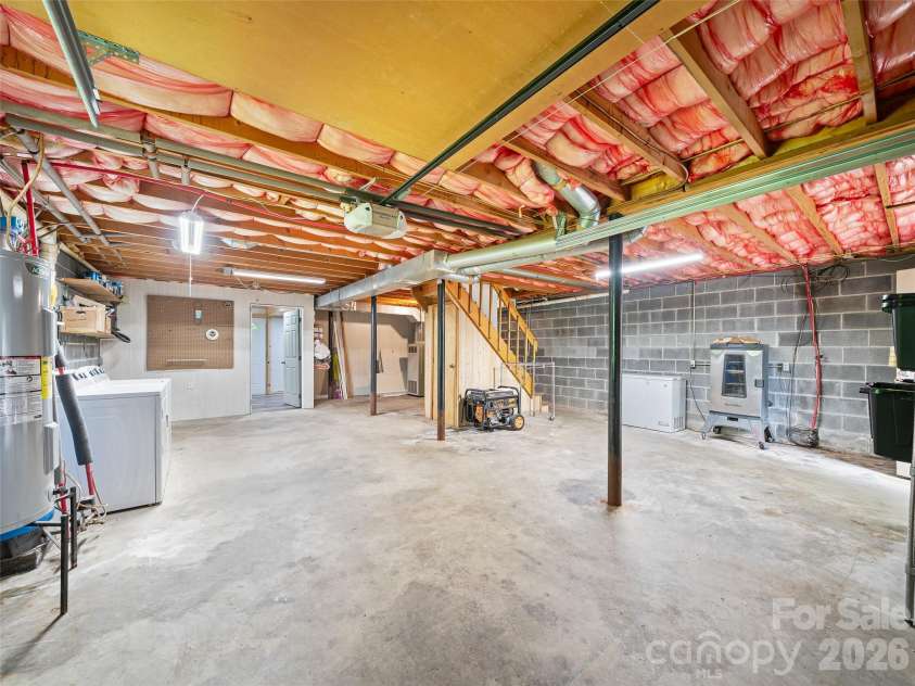 839 Mckinney Road, Burnsville, NC 28714.  MLS# CAR4388916, YatesRealty ID 29069. 