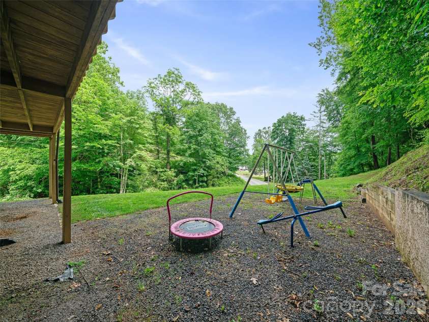 839 Mckinney Road, Burnsville, NC 28714.  MLS# CAR4388916, YatesRealty ID 29069. 