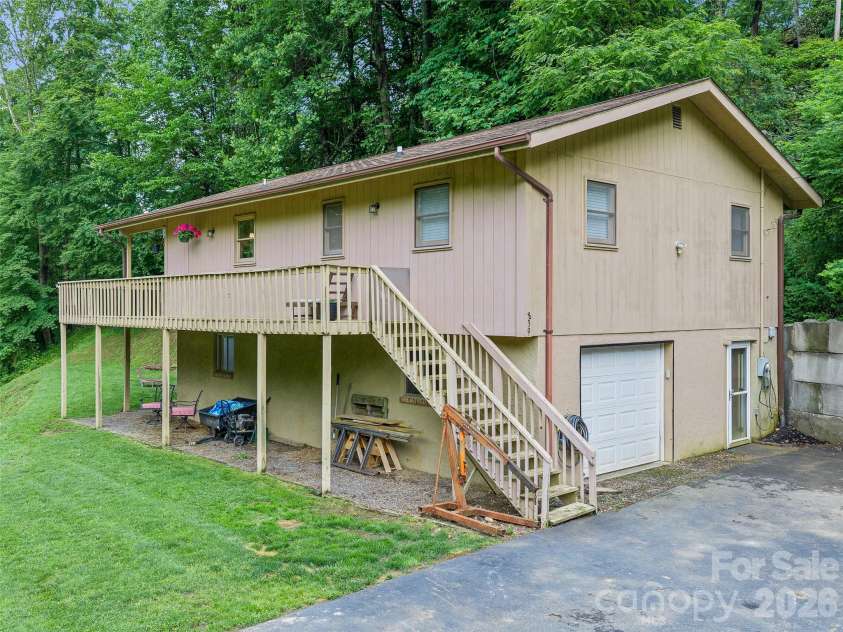 839 Mckinney Road, Burnsville, NC 28714.  MLS# CAR4388916, YatesRealty ID 29069. 