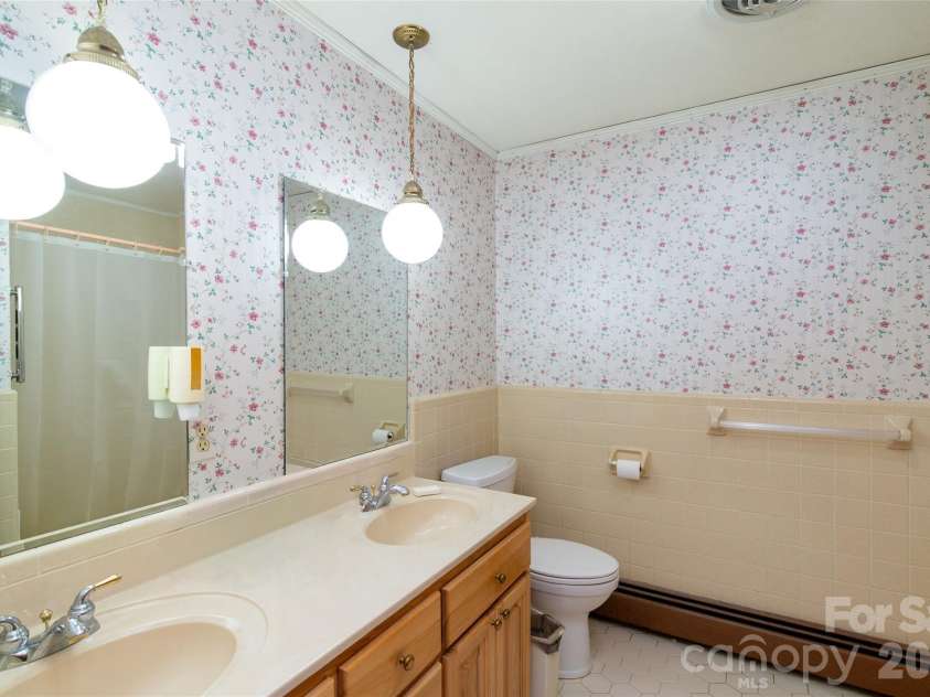 133 Harmony Hill, Sylva, NC 28725.  MLS# CAR4338240, YatesRealty ID 2907. 