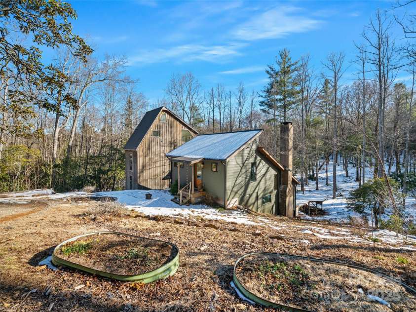 832 Patton Thicket Road, Burnsville, NC 28714.  MLS# CAR4215234, YatesRealty ID 2907. 