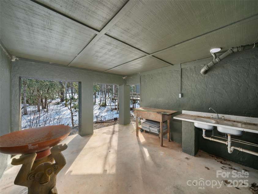 832 Patton Thicket Road, Burnsville, NC 28714.  MLS# CAR4215234, YatesRealty ID 2907. 