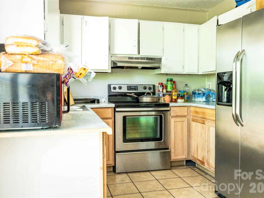 1100 Fisher Street, Salisbury, NC 28144.  MLS# CAR4387433, YatesRealty ID 29071. 