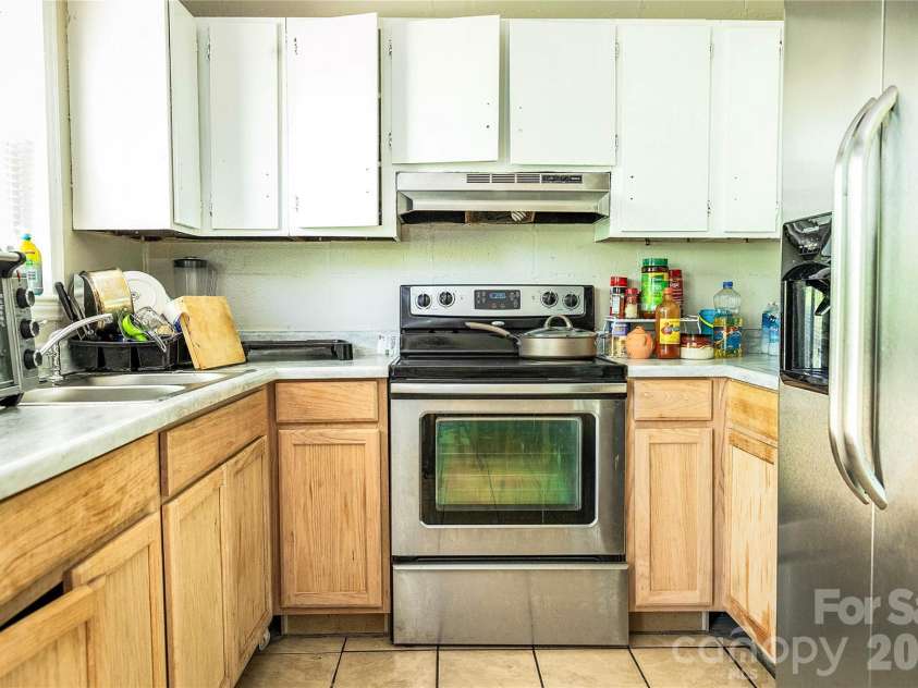 1100 Fisher Street, Salisbury, NC 28144.  MLS# CAR4387433, YatesRealty ID 29071. 