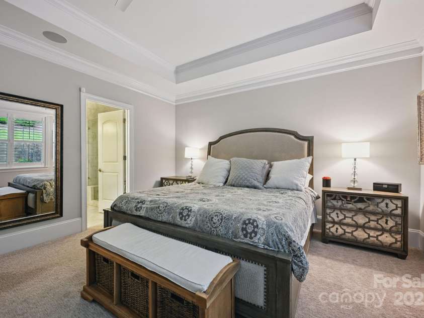 5118 Waldron Meadow Drive, Charlotte, NC 28226.  MLS# CAR4264911, YatesRealty ID 29071. Downstairs Primary