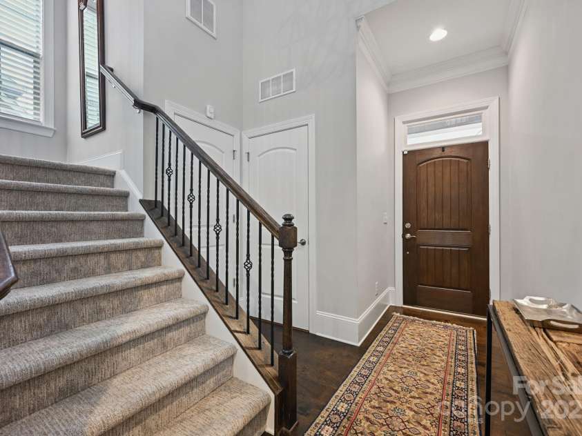 5118 Waldron Meadow Drive, Charlotte, NC 28226.  MLS# CAR4264911, YatesRealty ID 29071. Entry