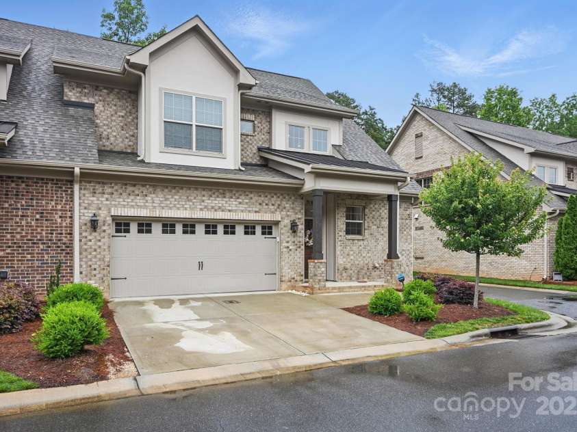 5118 Waldron Meadow Drive, Charlotte, NC 28226.  MLS# CAR4264911, YatesRealty ID 29071. Front of unit