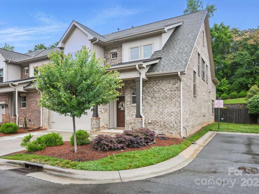 5118 Waldron Meadow Drive, Charlotte, NC 28226.  MLS# CAR4264911, YatesRealty ID 29071. Front of Unit