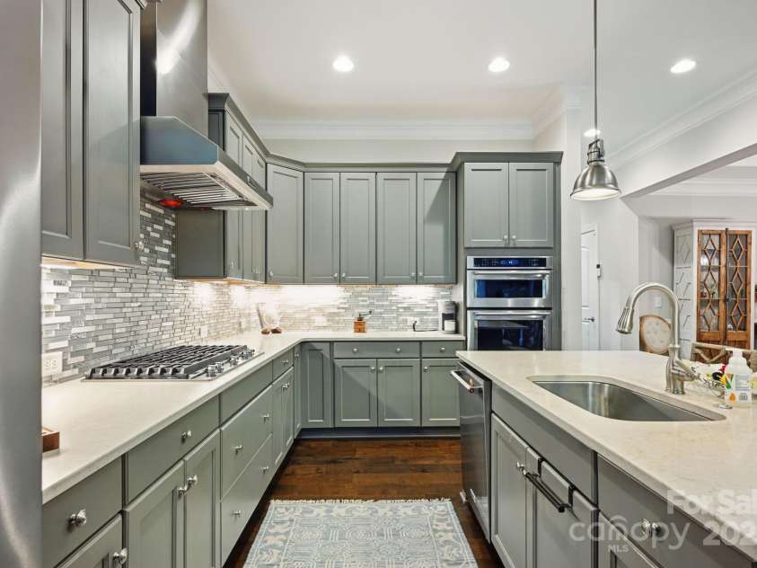 5118 Waldron Meadow Drive, Charlotte, NC 28226.  MLS# CAR4264911, YatesRealty ID 29071. Kitchen