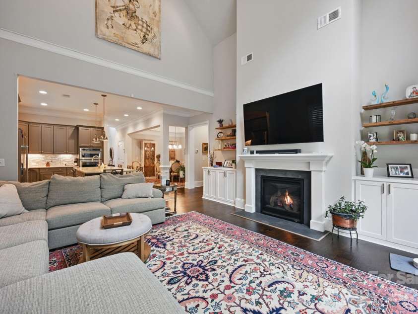 5118 Waldron Meadow Drive, Charlotte, NC 28226.  MLS# CAR4264911, YatesRealty ID 29071. Living room