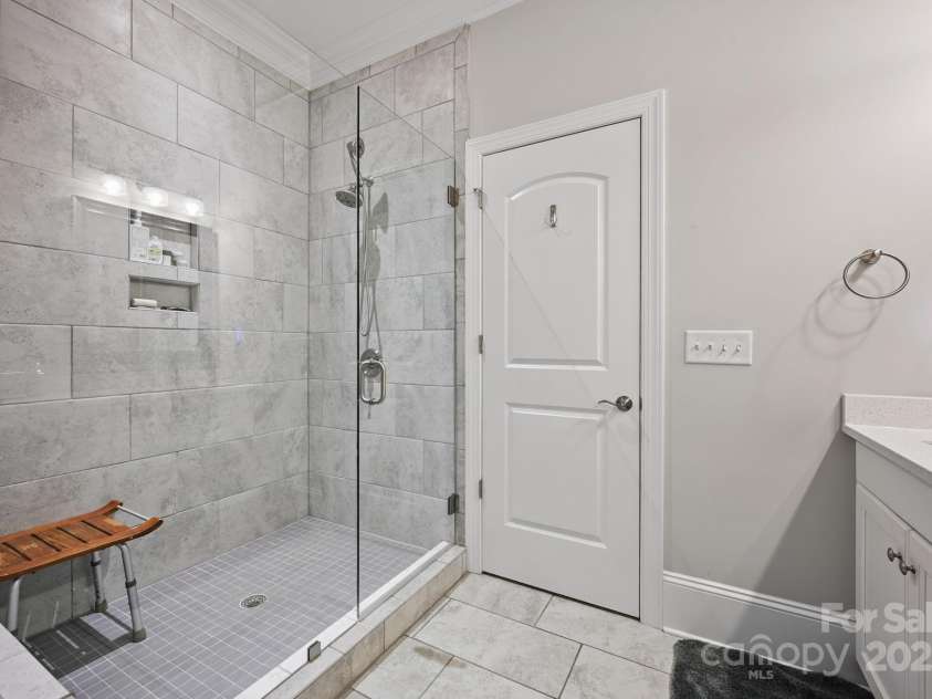 5118 Waldron Meadow Drive, Charlotte, NC 28226.  MLS# CAR4264911, YatesRealty ID 29071. Primary Bath Shower