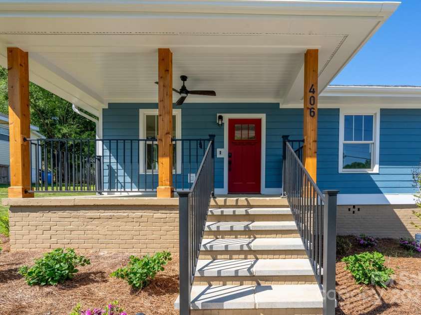 406 Williamson Street, Fort Mill, SC 29715.  MLS# CAR4242918, YatesRealty ID 29072. Front of home