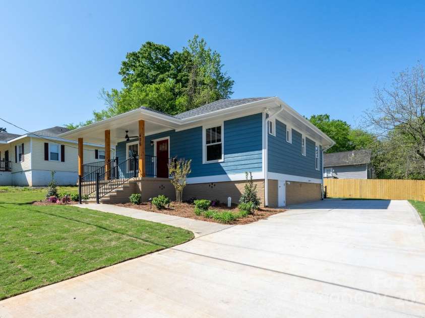 406 Williamson Street, Fort Mill, SC 29715.  MLS# CAR4242918, YatesRealty ID 29072. Front of home with driveway