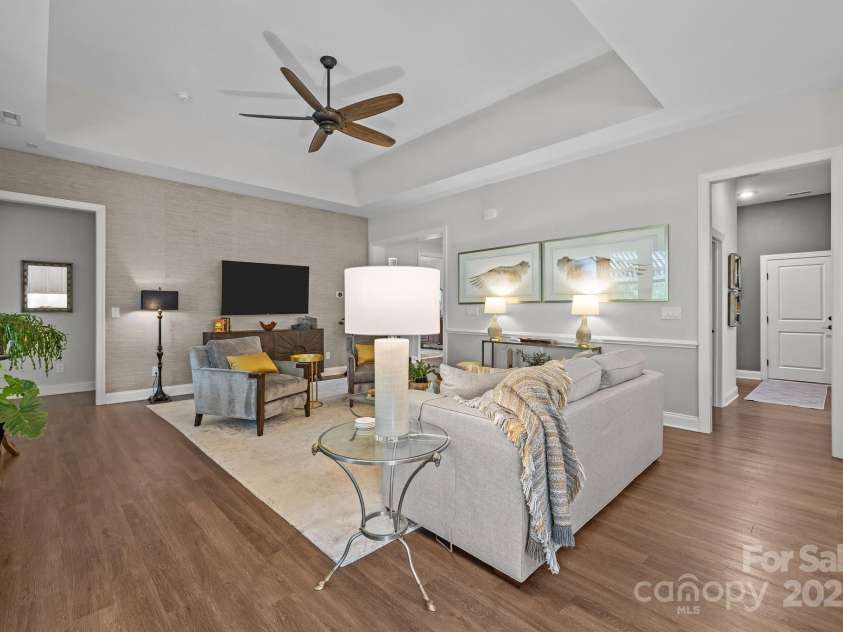 6008 Candlestick Lane, Lancaster, SC 29720.  MLS# CAR4256344, YatesRealty ID 29073. Living Room