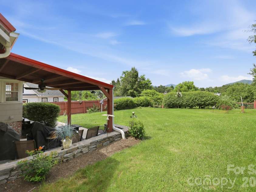 129 Mears Avenue, Canton, NC 28716.  MLS# CAR4355790, YatesRealty ID 29074. 