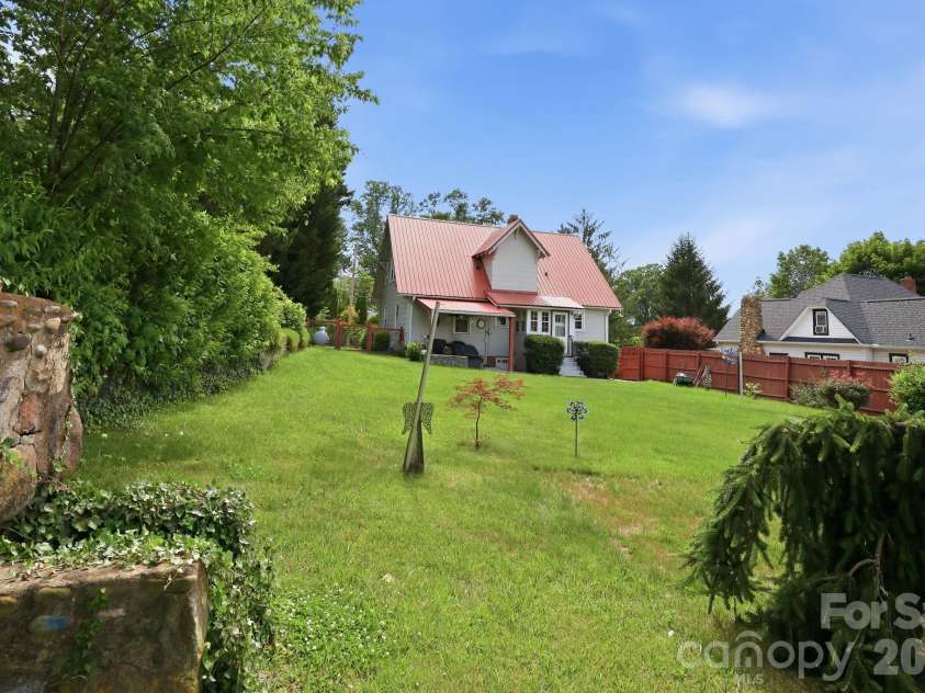 129 Mears Avenue, Canton, NC 28716.  MLS# CAR4355790, YatesRealty ID 29074. 