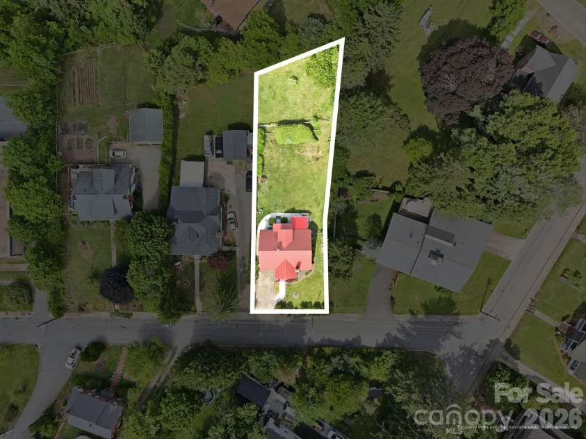 129 Mears Avenue, Canton, NC 28716.  MLS# CAR4355790, YatesRealty ID 29074. Approximate lot lines