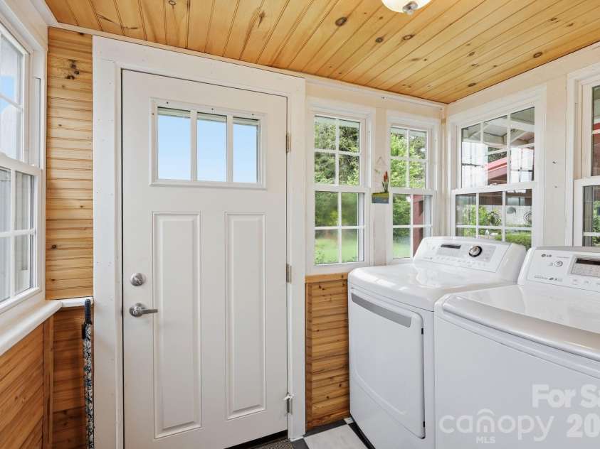 129 Mears Avenue, Canton, NC 28716.  MLS# CAR4355790, YatesRealty ID 29074. Laundry on main