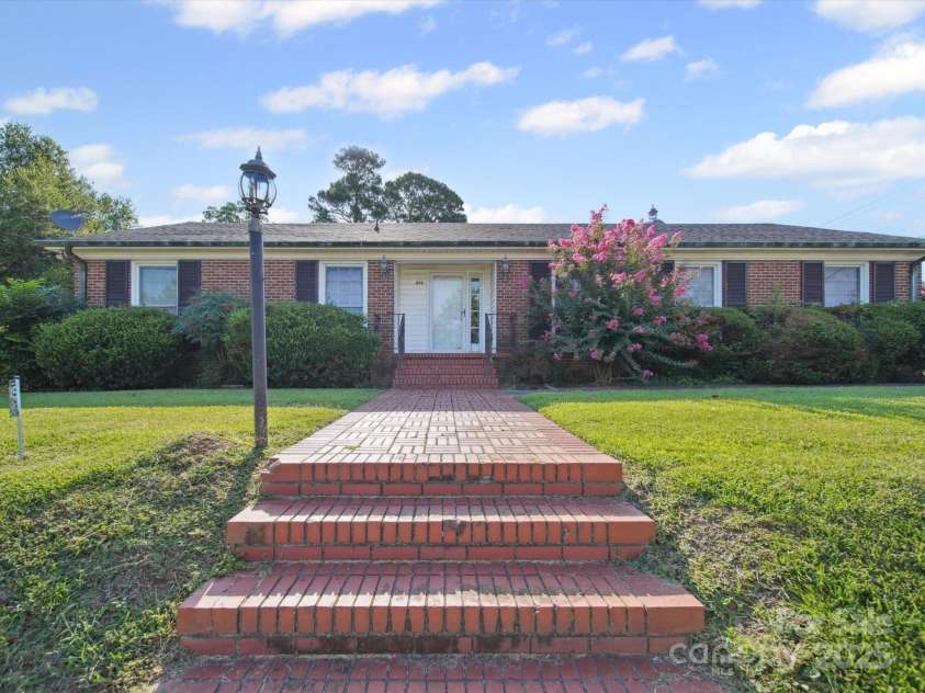 202 Greenwood Lane, Wadesboro, NC 28170.  MLS# CAR4285151, YatesRealty ID 29074. 