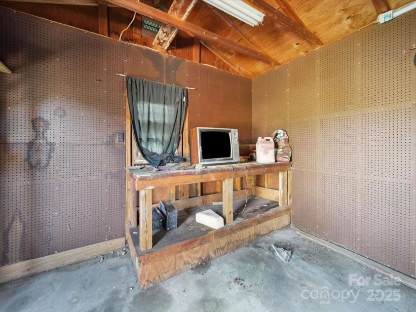 202 Greenwood Lane, Wadesboro, NC 28170.  MLS# CAR4285151, YatesRealty ID 29074. 