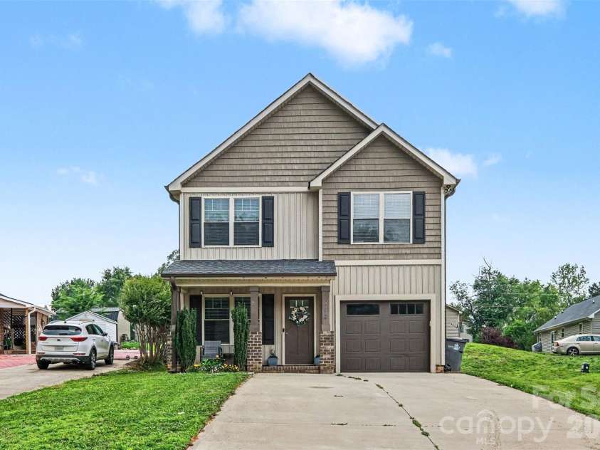 702 Margate Avenue, Kannapolis, NC 28081.  MLS# CAR4390854, YatesRealty ID 29075. 