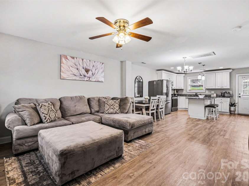 702 Margate Avenue, Kannapolis, NC 28081.  MLS# CAR4390854, YatesRealty ID 29075. 